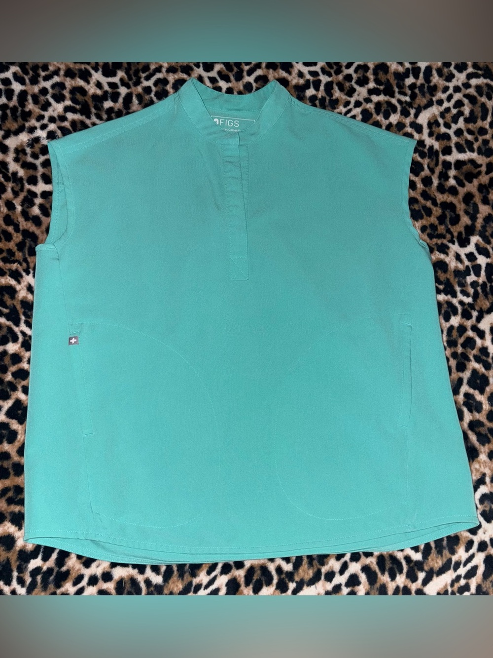 FIGS Women's XS Surgical Green Rafaela Oversized Scrub Top PO# 2822